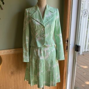 Isabel & Nina mint green/white floral fully lined skirt suit